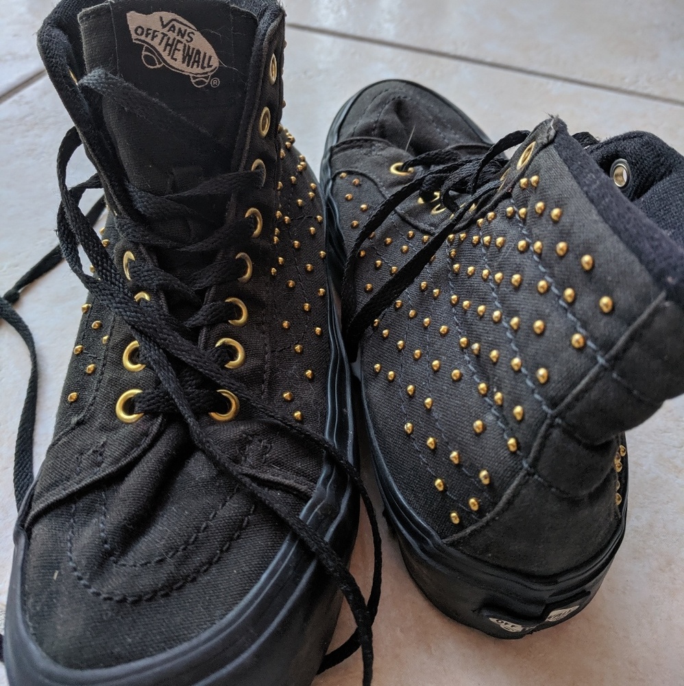 Off the Wall Vans Black Brass Stud size 5 women's